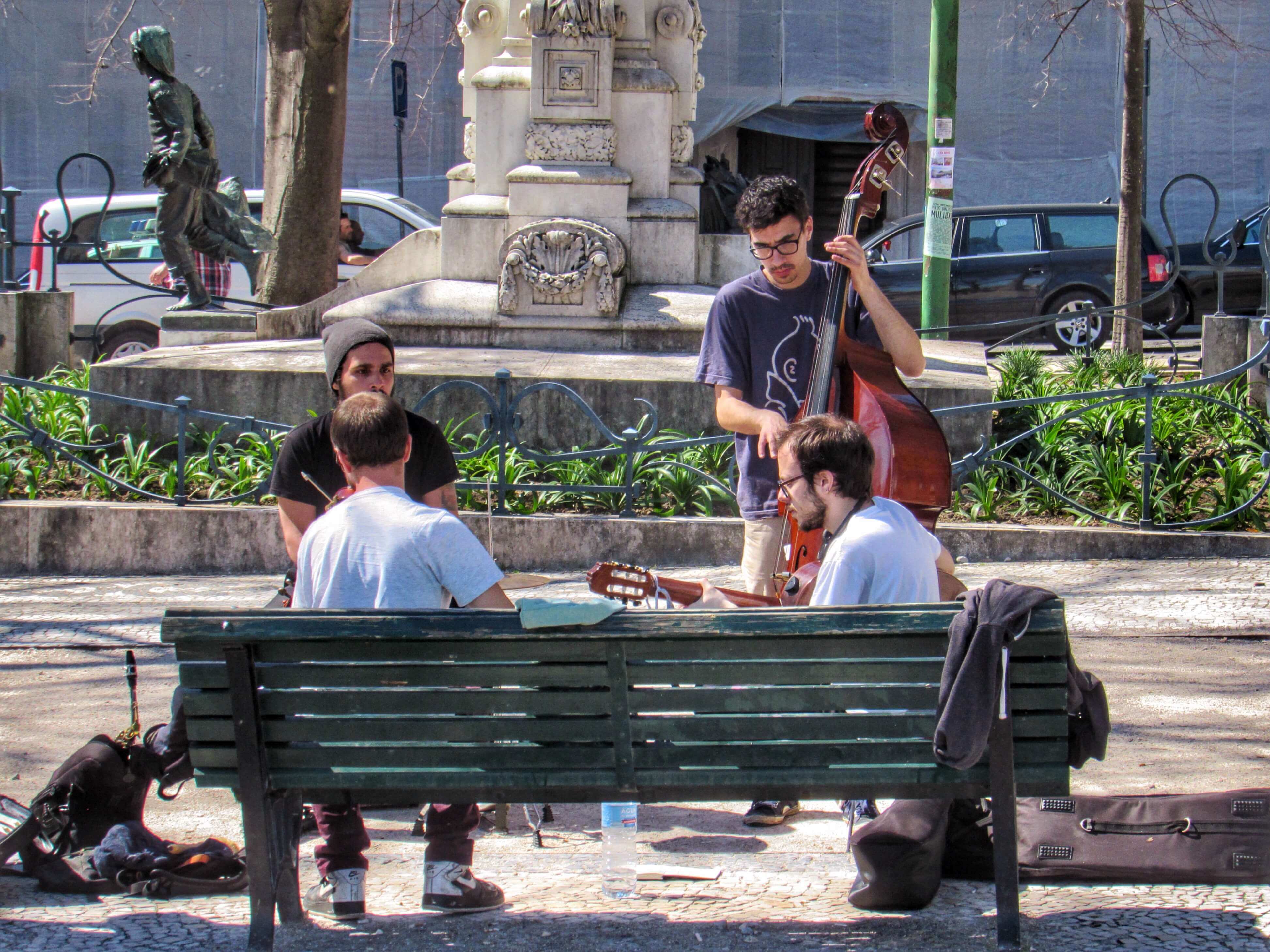 Great Neighborhood Bars In Lisbon