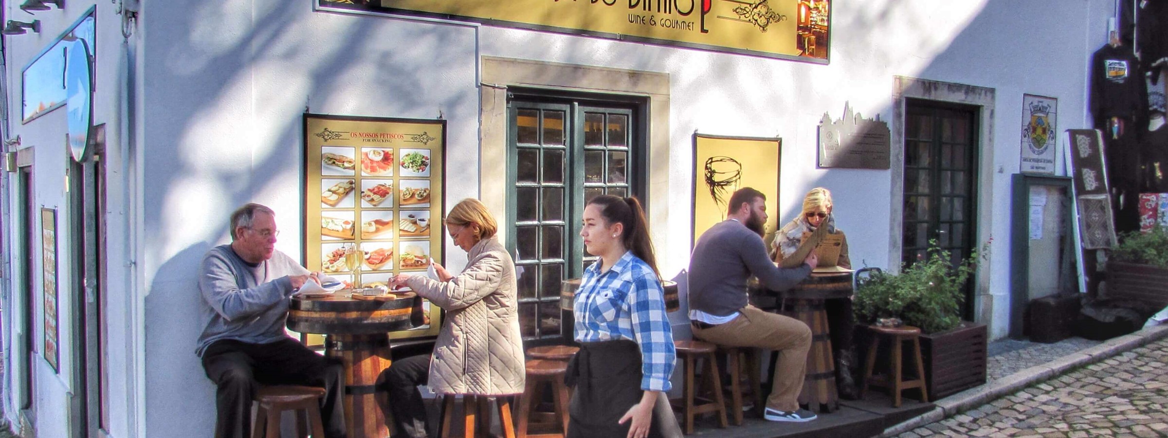 Outdoor Dining In The Heart Of Sintra