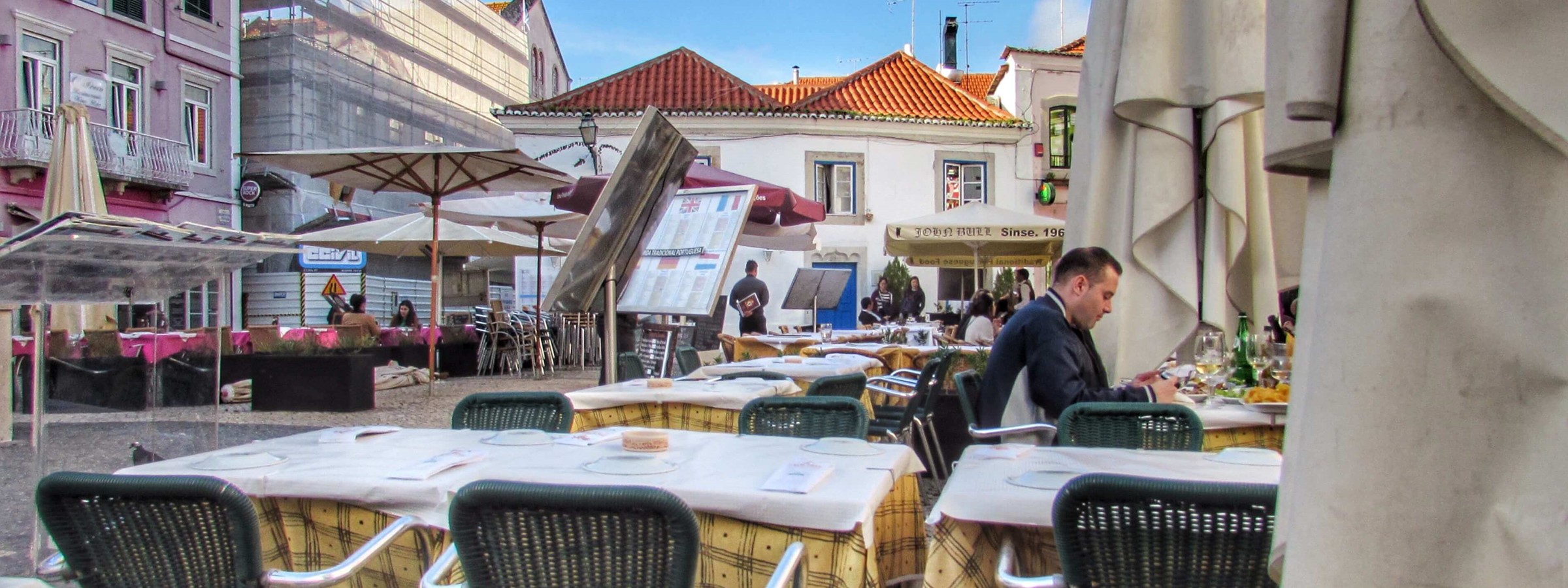 Pick You Spot For An Outdoor Meal Anytime Of Year In Cascais