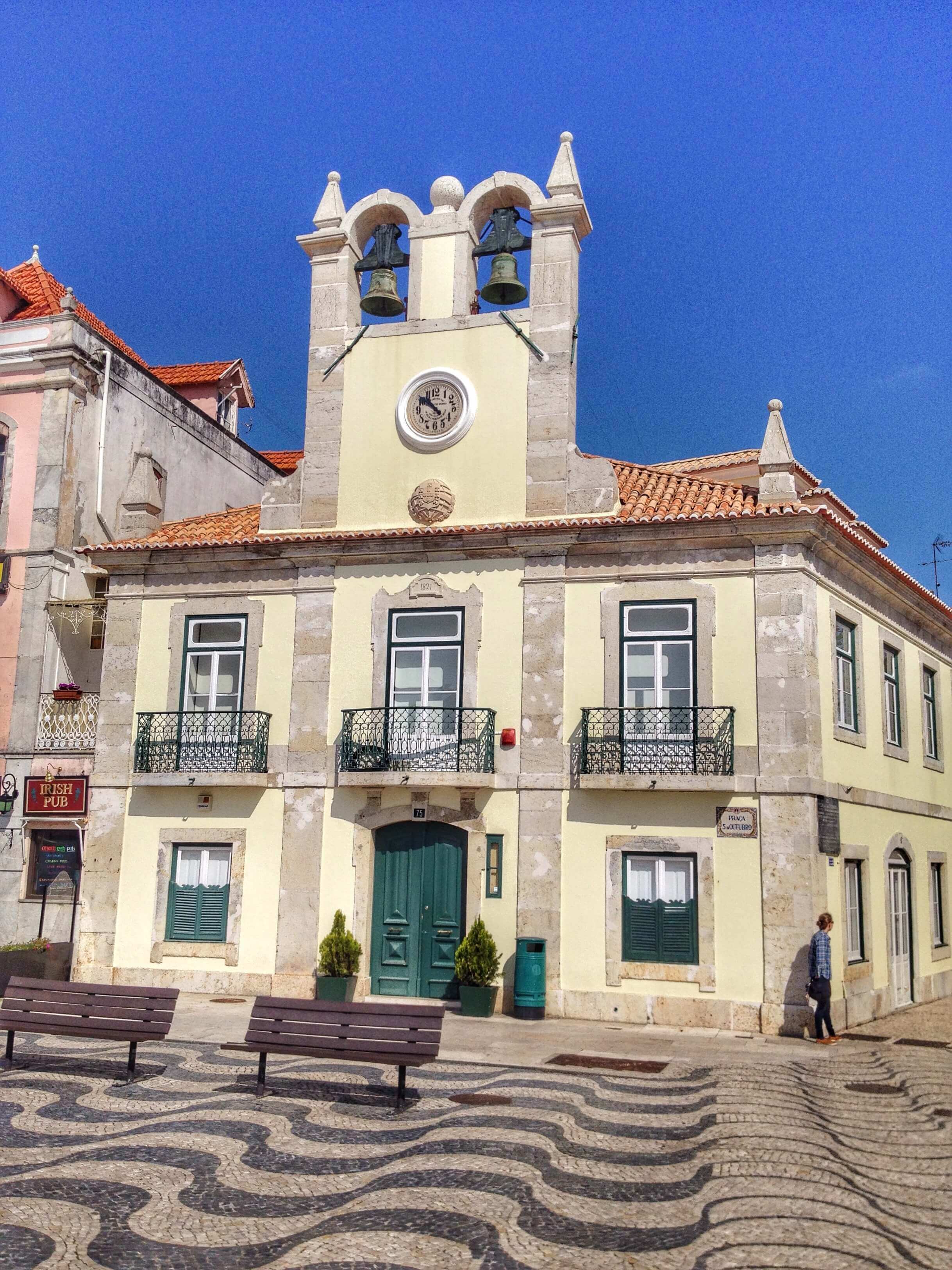 Take In History While You Shop In Cascais 1