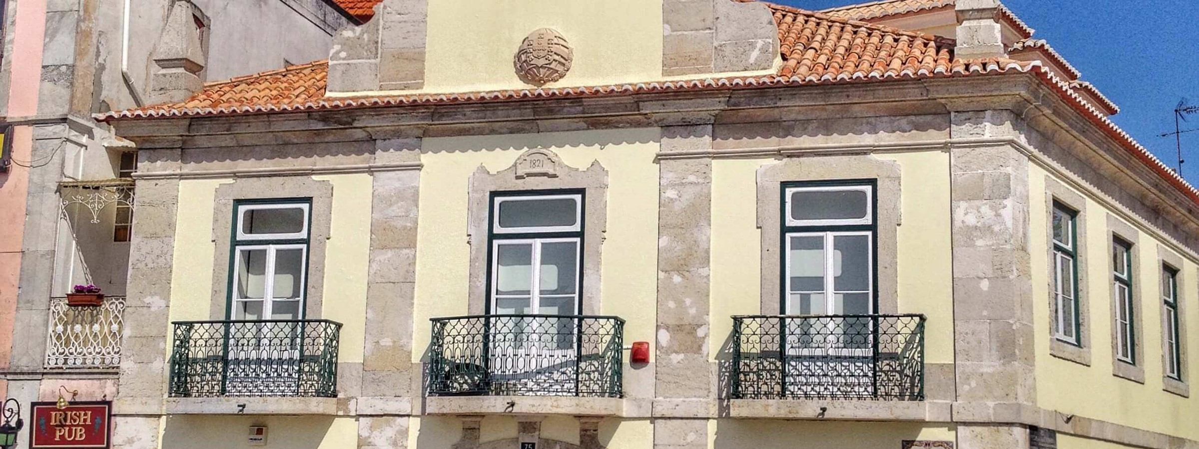 Take In History While You Shop In Cascais 1