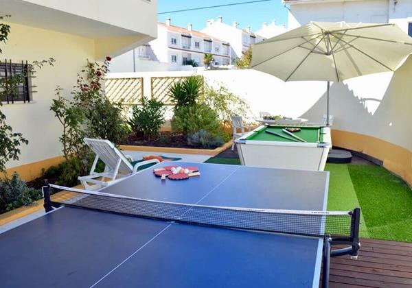 Ping pong table