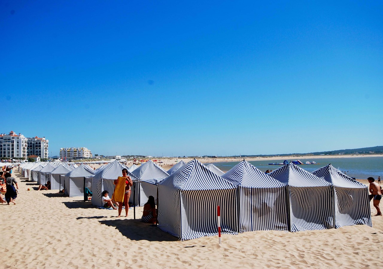 Beach cabins in São Martinho do Porto
