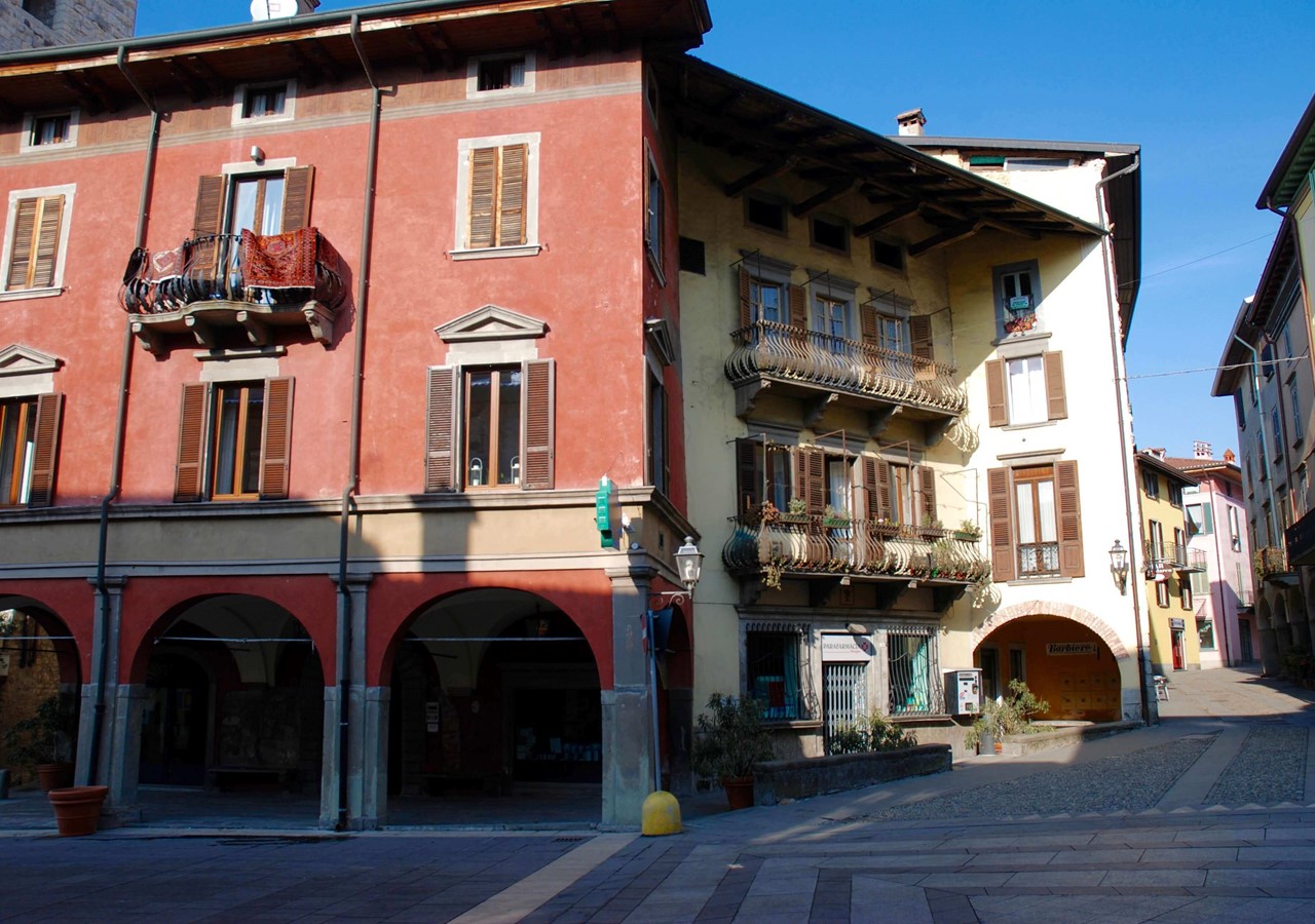 Iseo town