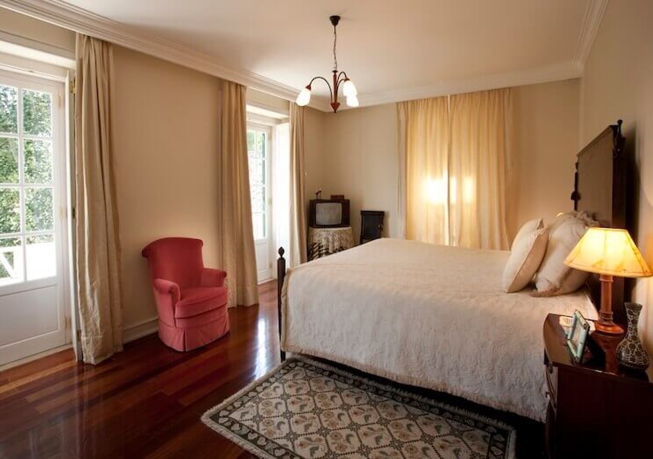 Large double bedroom