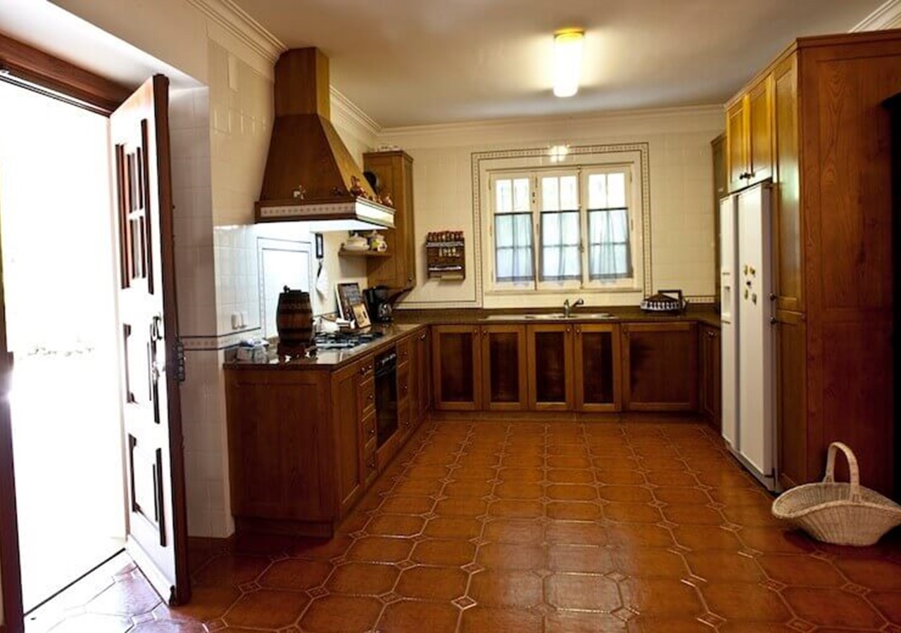 Large kitchen