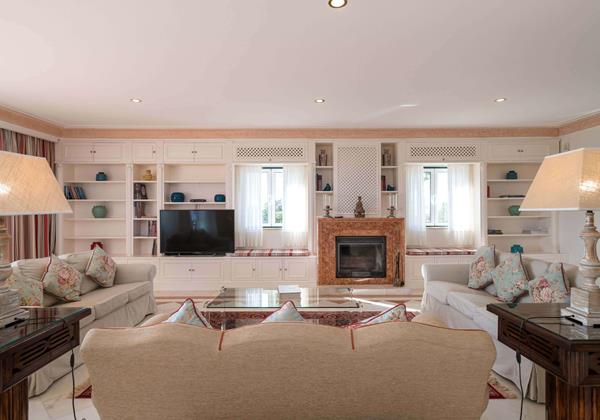 Fabulous Lounge