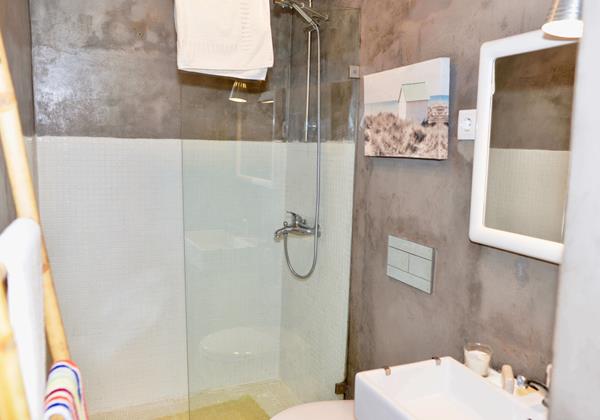 En Suite To Twin Bedroom