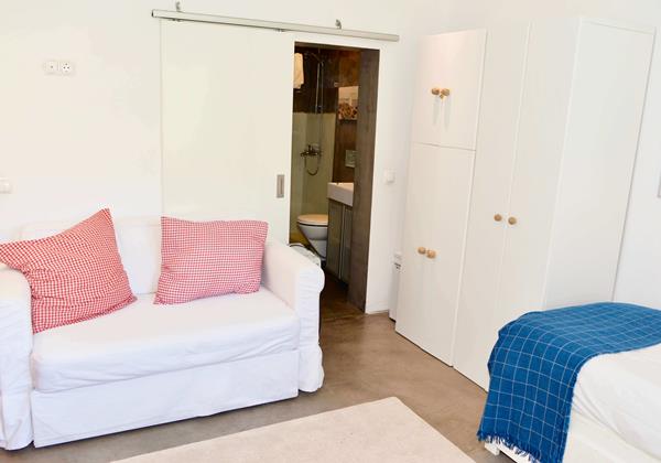 Twin Bedroom With En Suite